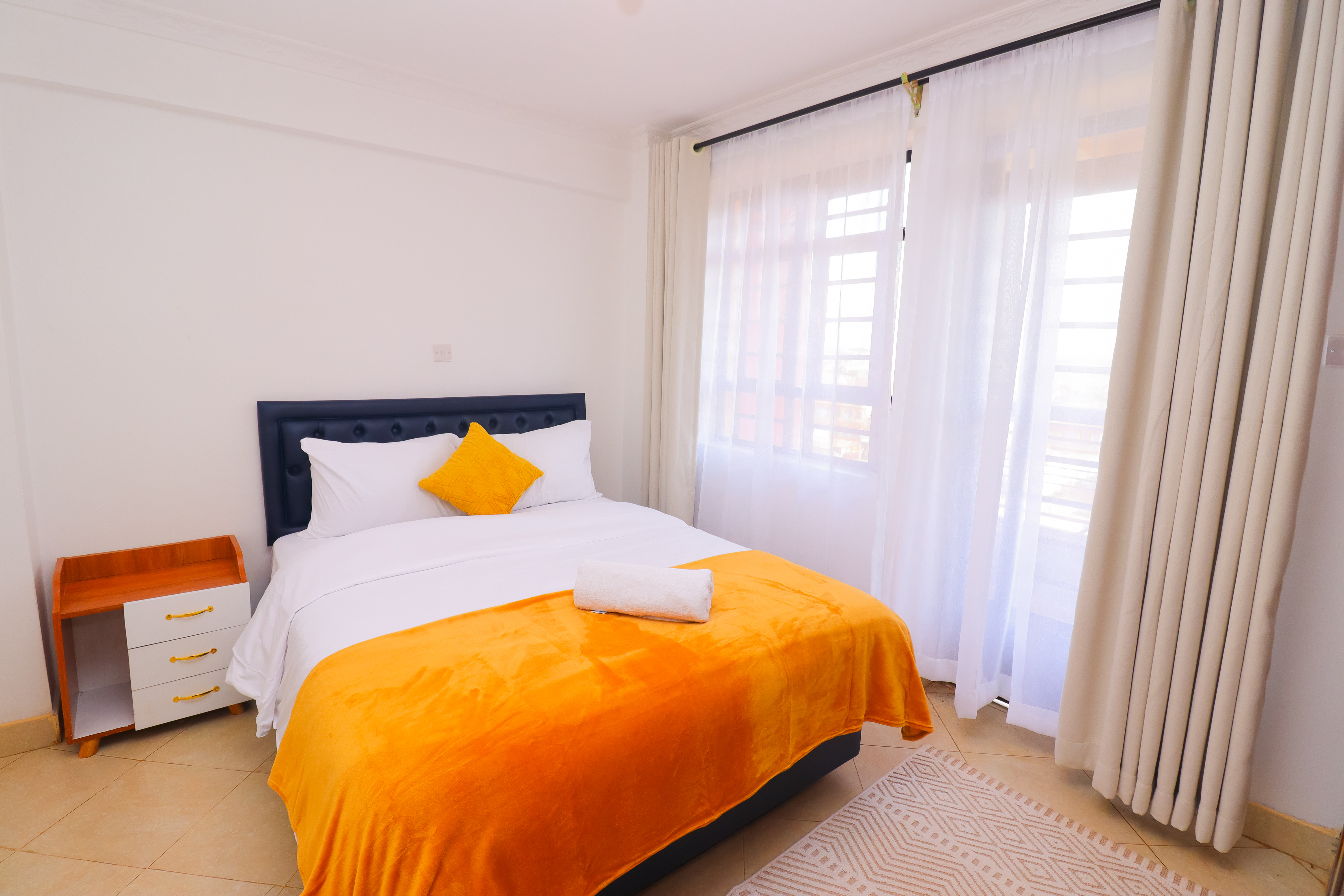 Modern 1BR Near Ruiru Bypass, Kenyatta University,AMREF– Membley: Free WiFi, Free Parking