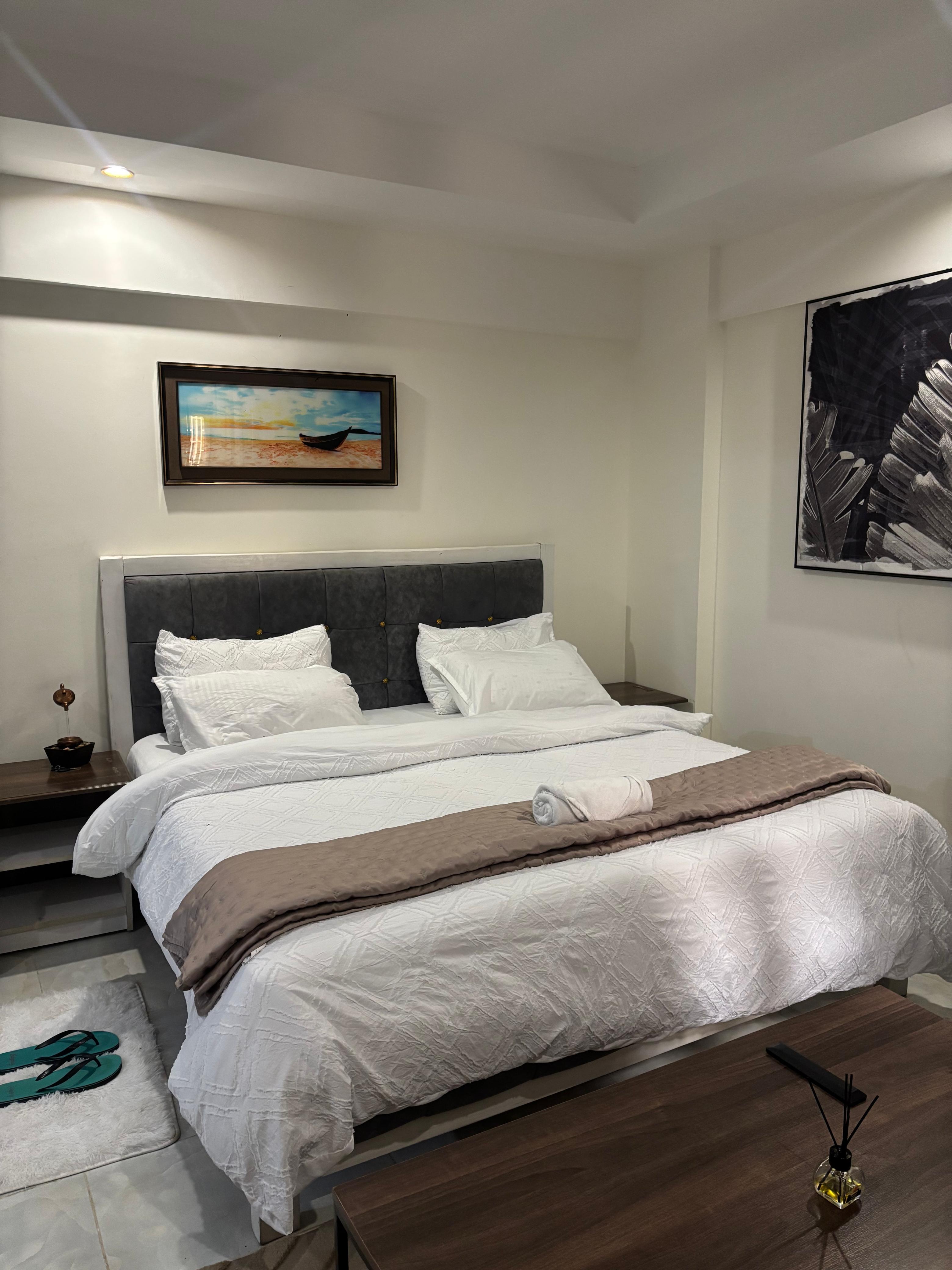 The Monochrome Loft. - Image 1