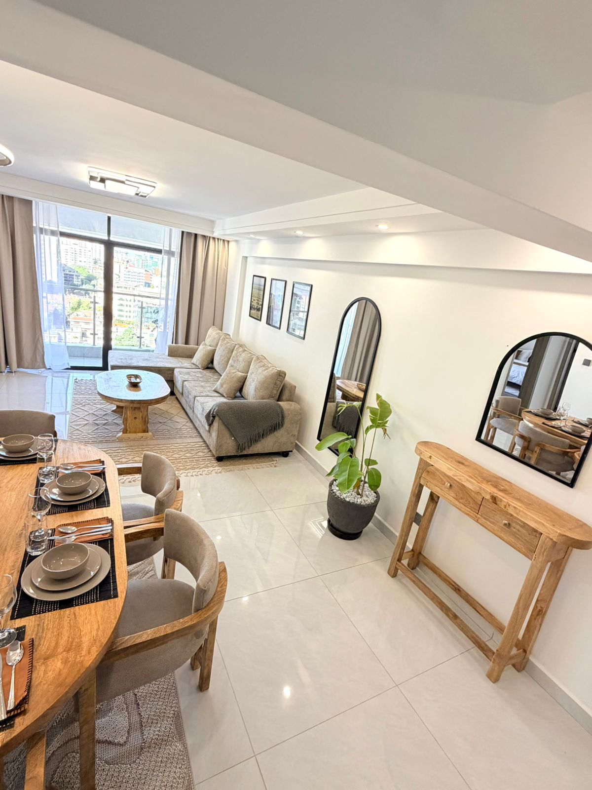 Cosy Two Bedroom in Westlands - Image 1