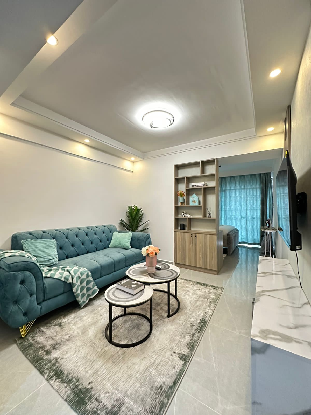 SPACIOUS STUDIO IN LAVINGTON