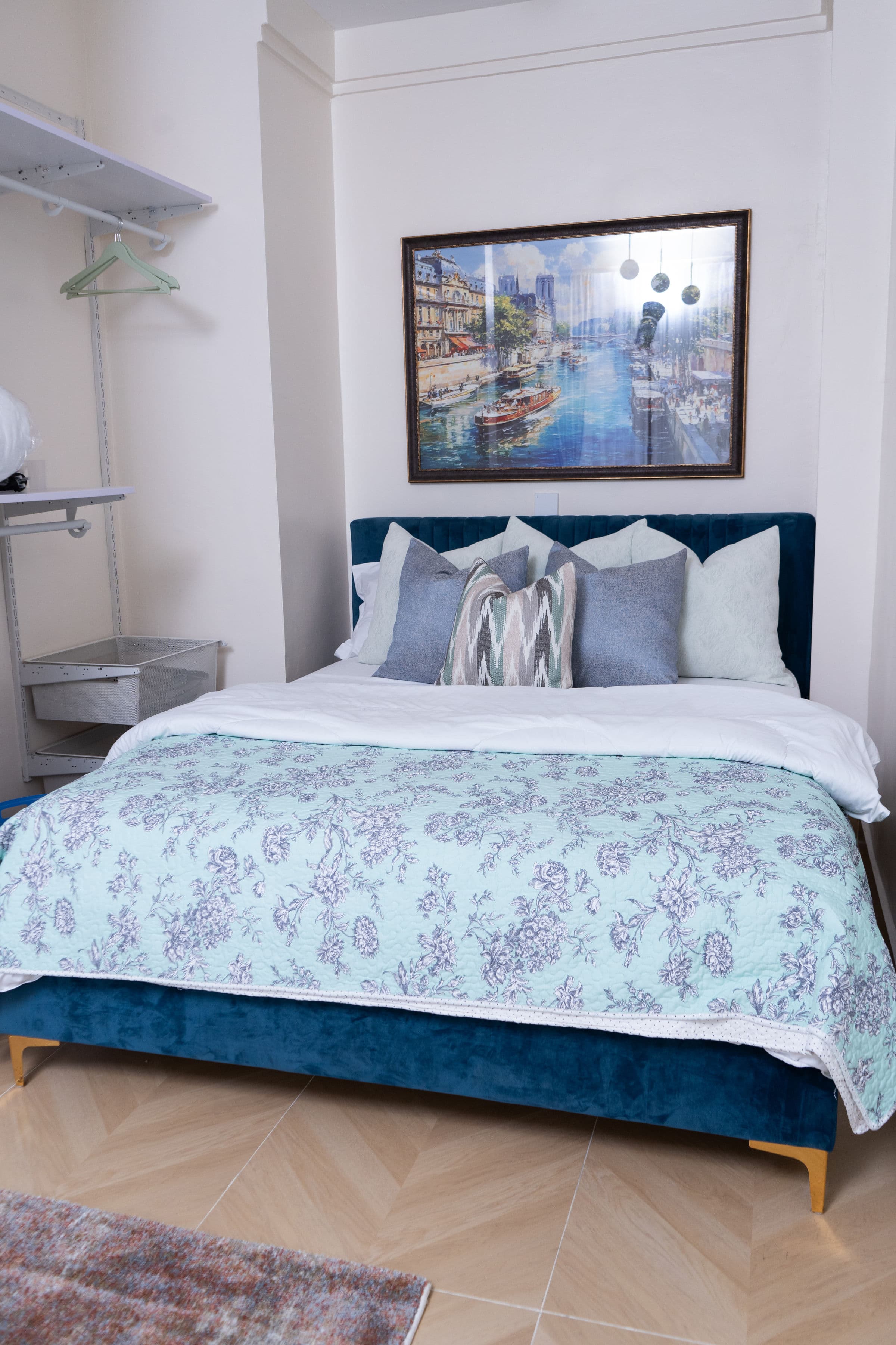 Cosy suite with pool, gym , balcony and machine. Near the Jomo Kenyatta international airport - Image 1