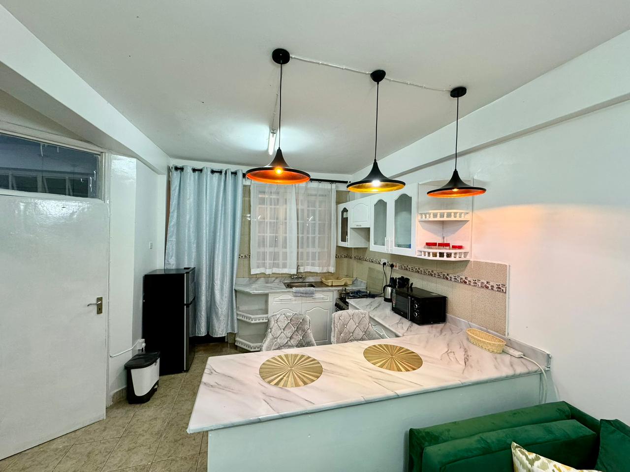 Elegant and spacious One bedroom Airbnb in Kisumu - Image 1