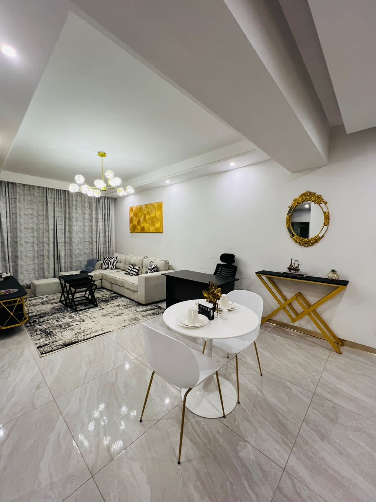 Leshwa house Kileleshwa. Comfortable Airbnb with a heated pool