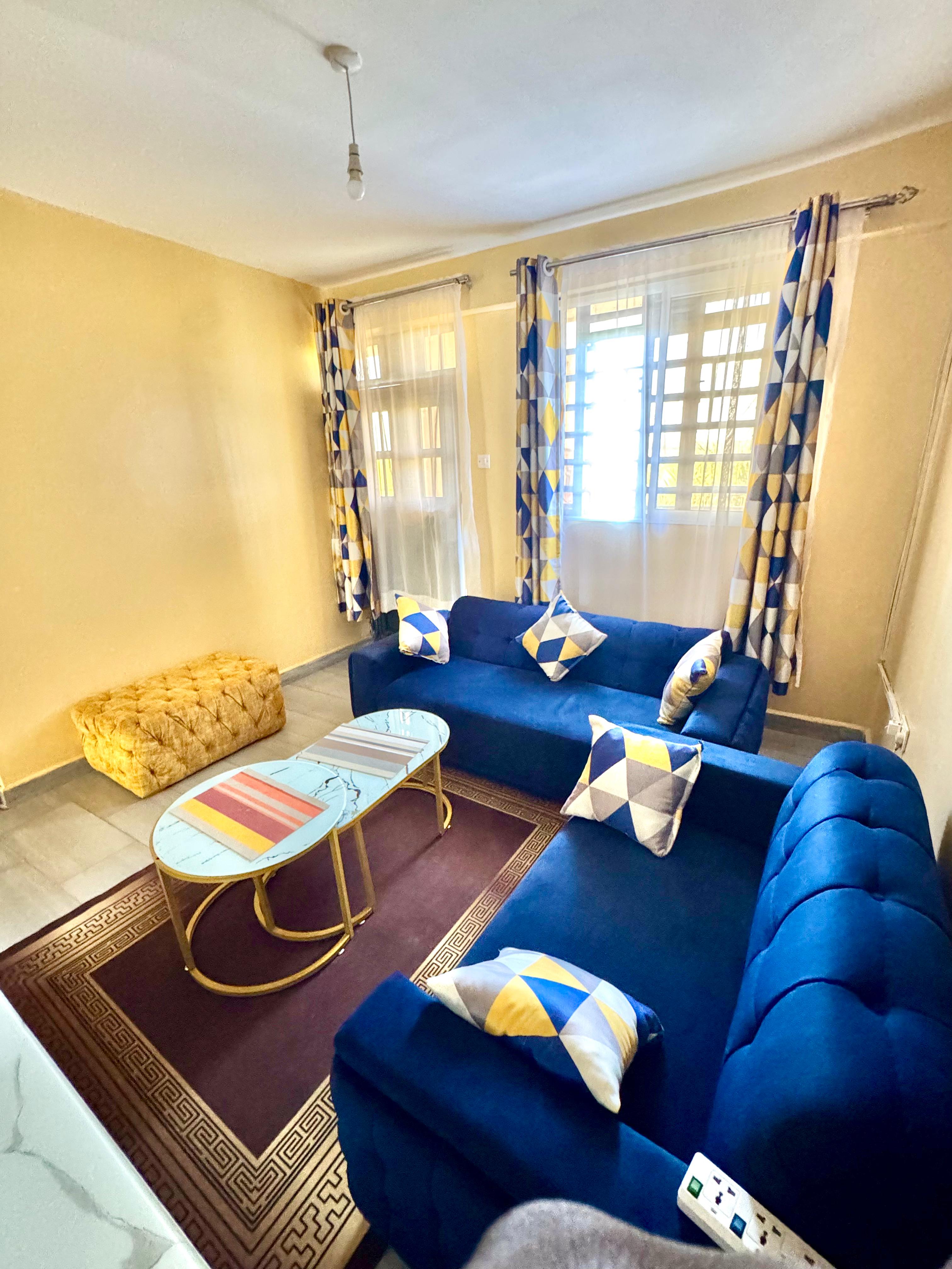 Airport Bliss house - Image 1