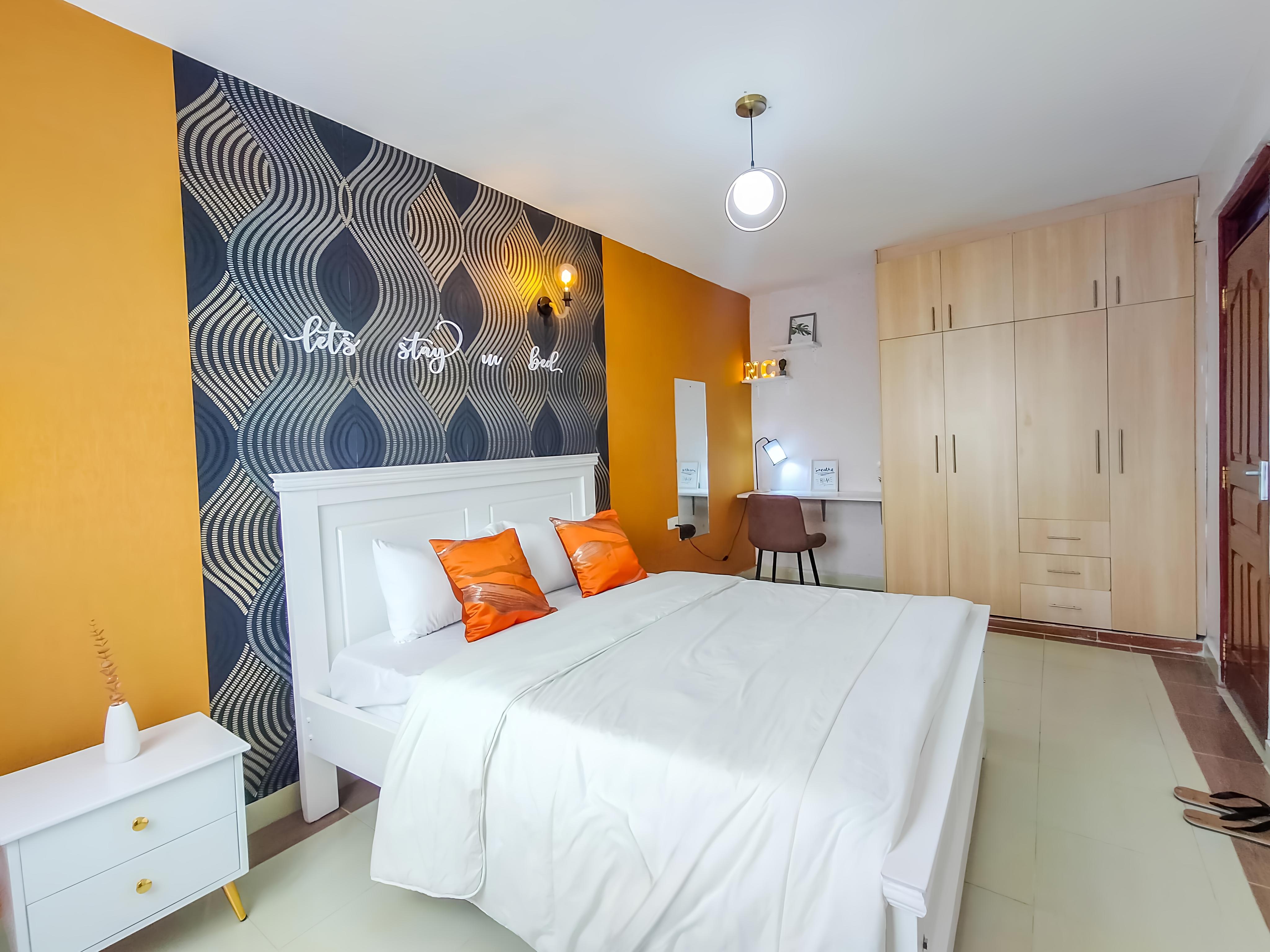 Bright and leafy 1 Bedroom opposite garden city