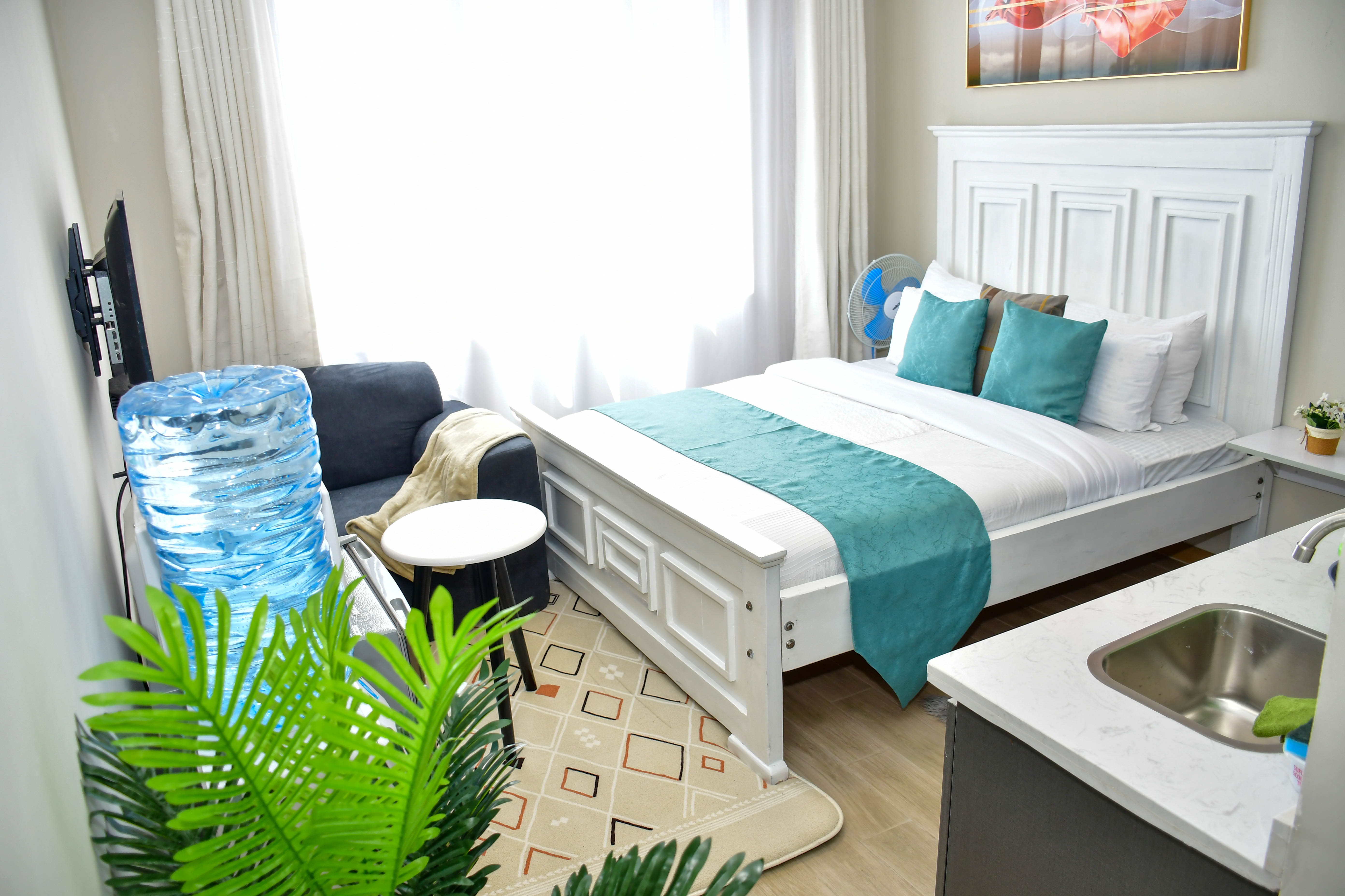 Cozy Studio Apartment - Image 1