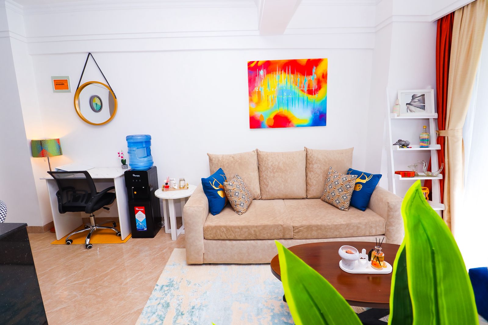 Beautiful 1 bedroom apartment - Image 1