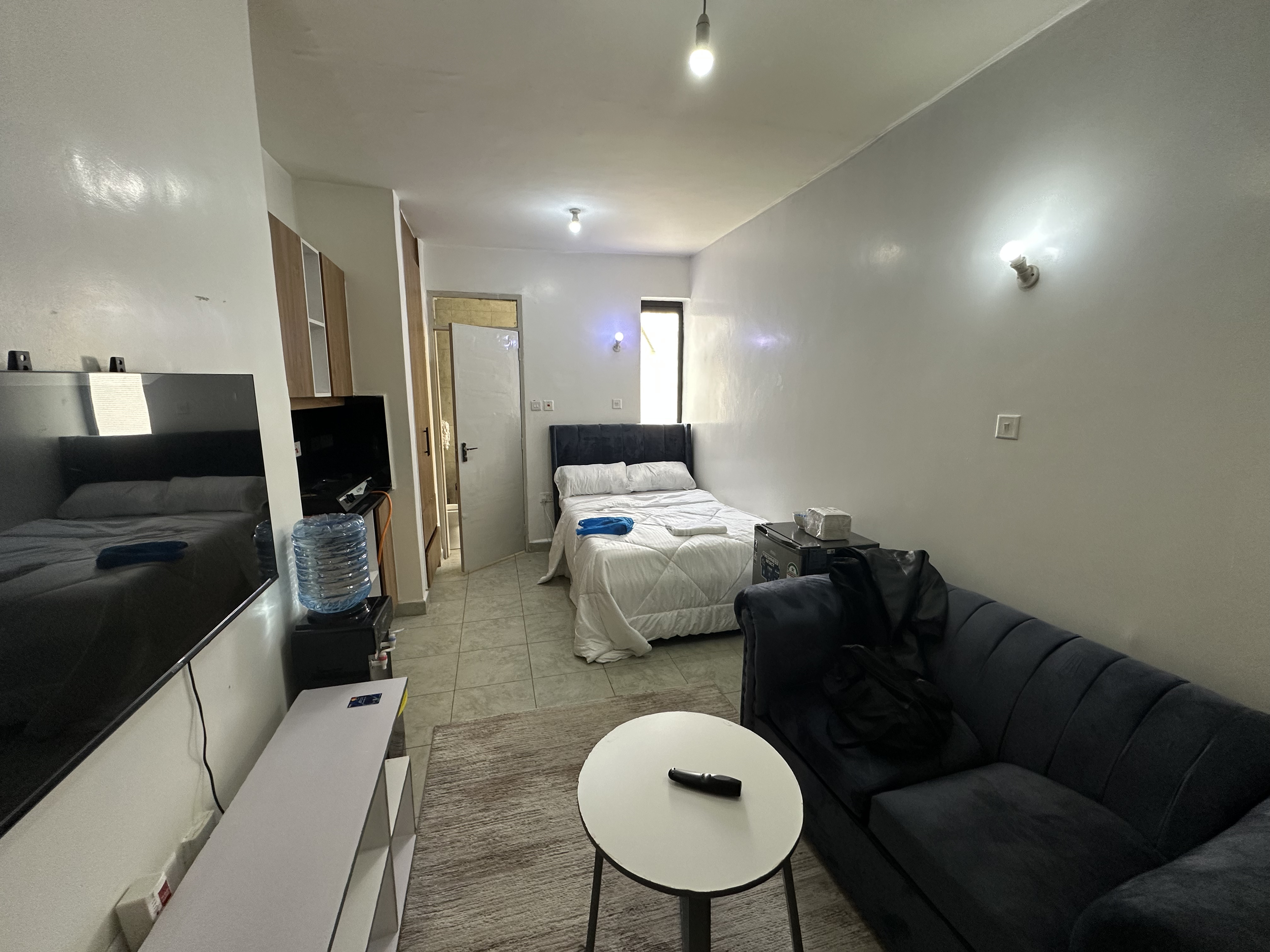 A warm cozy studio in Roysambu