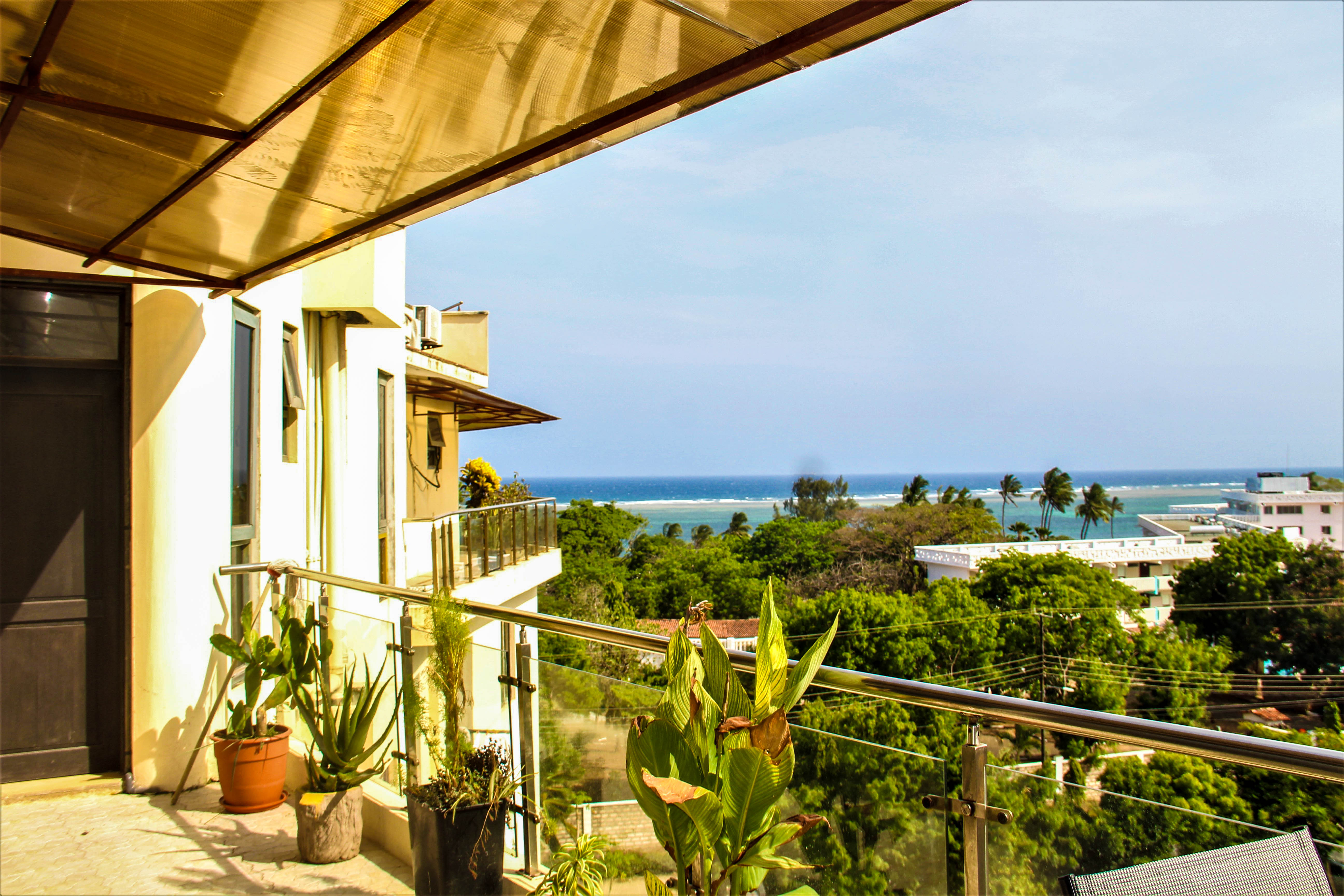 1,2 and 3 bedroom all under 1 unit - Image 1