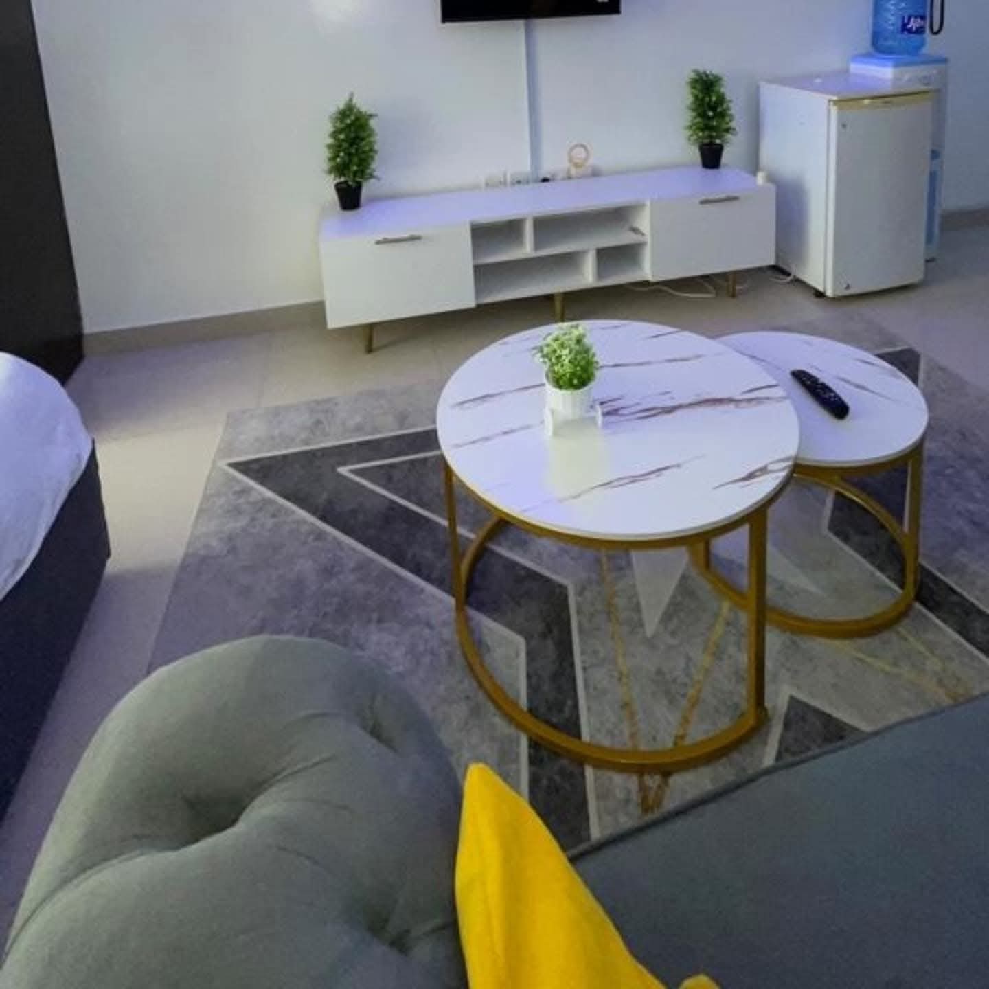 Studio ruaka Decimo - Image 1