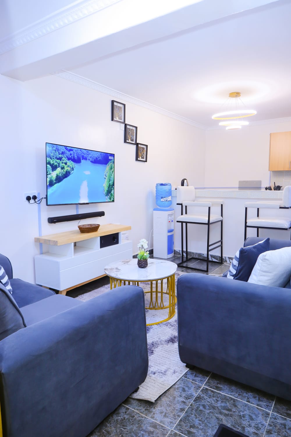 1 bedroom crown z towers. - Image 1